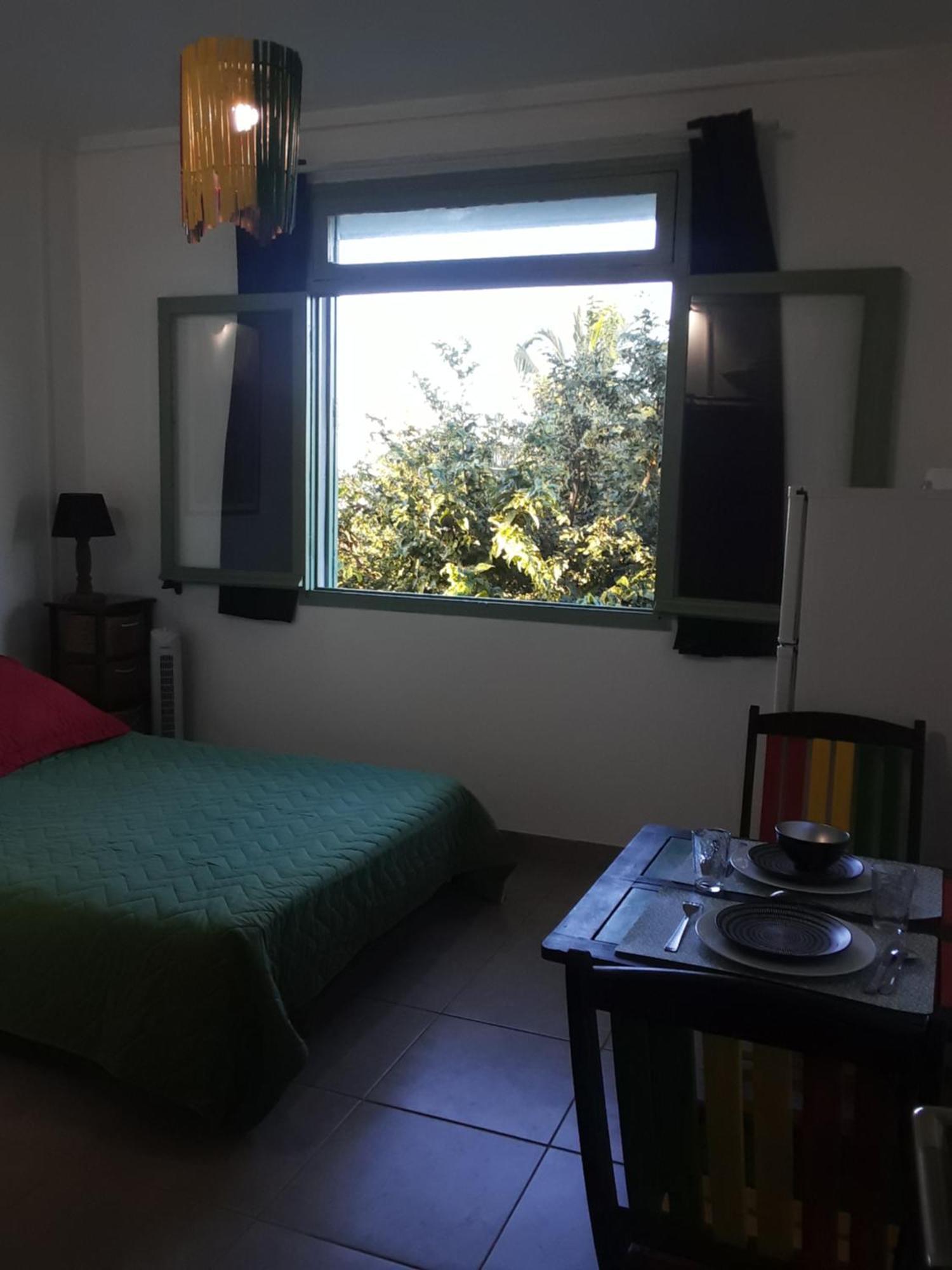 Le Tulear - Aux 4 Coins Du Monde Hotel Saint Pierre Room photo