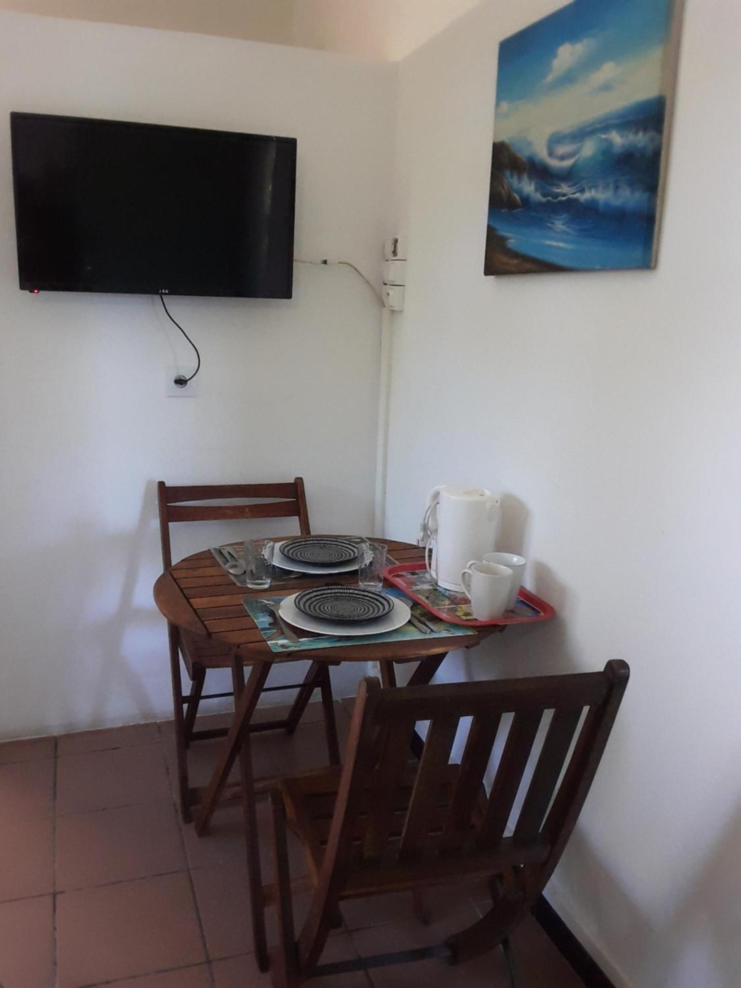 Le Tulear - Aux 4 Coins Du Monde Hotel Saint Pierre Room photo